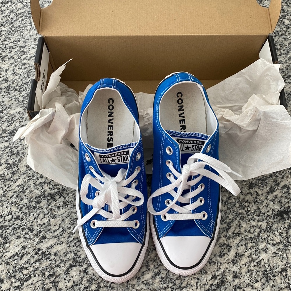 Blue womens converse tennis shoes